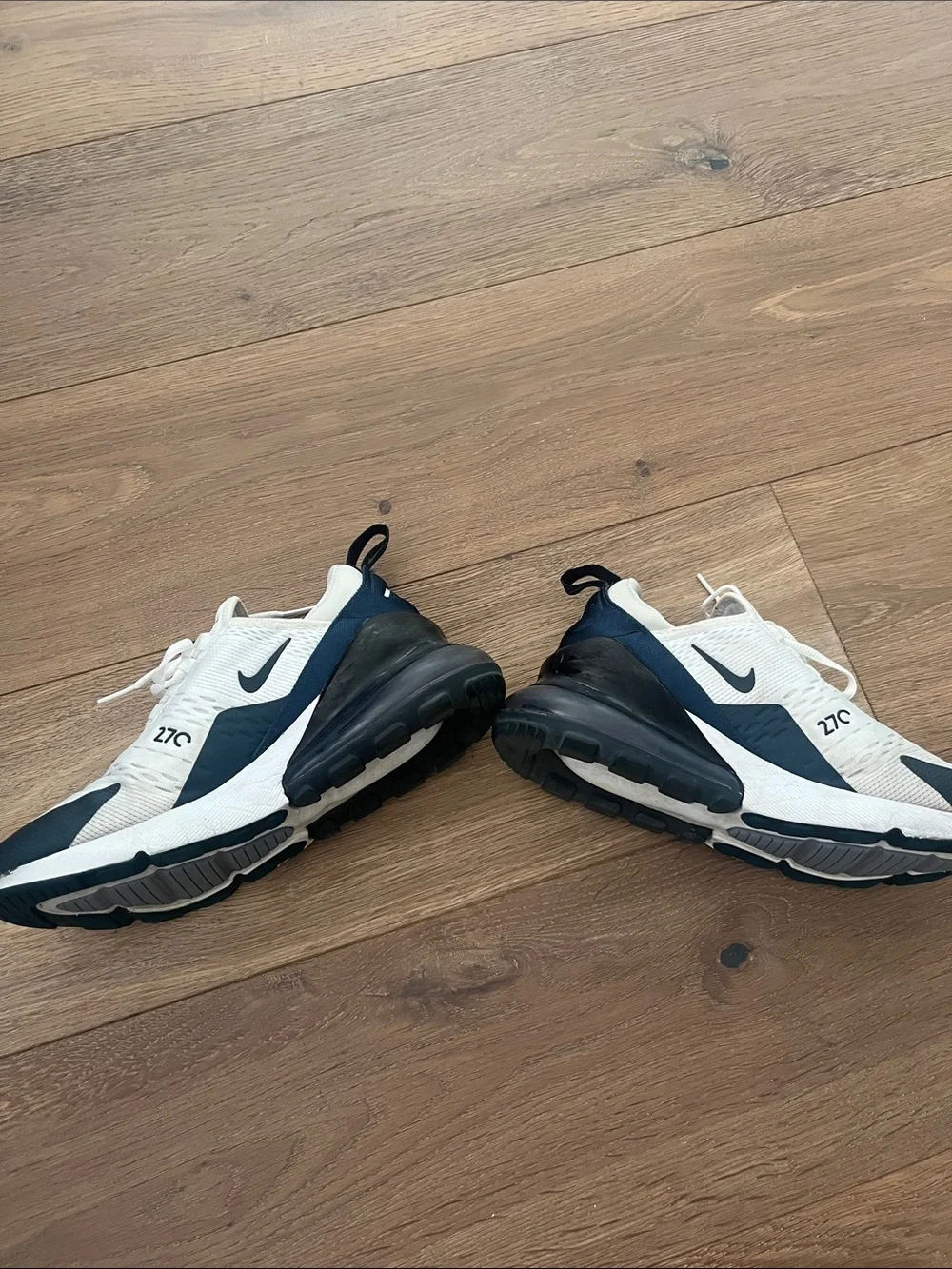 8.5 Nike Air 270 sneaker